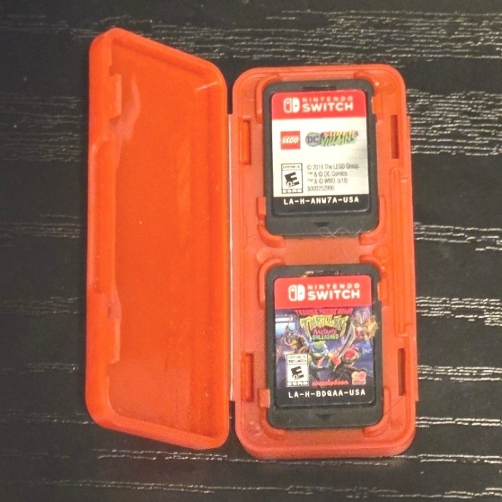 Nintendo Switch Game Bundle: LEGO DC Super-Villains &‎ TMNT: Mutants Unleashed